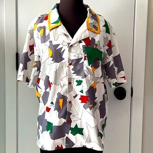 Medium geometric patterned button-up